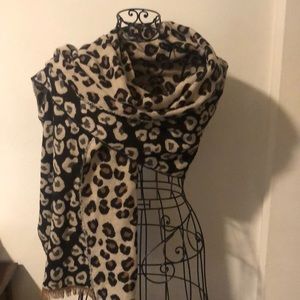 Stylish Animal Print Shawl